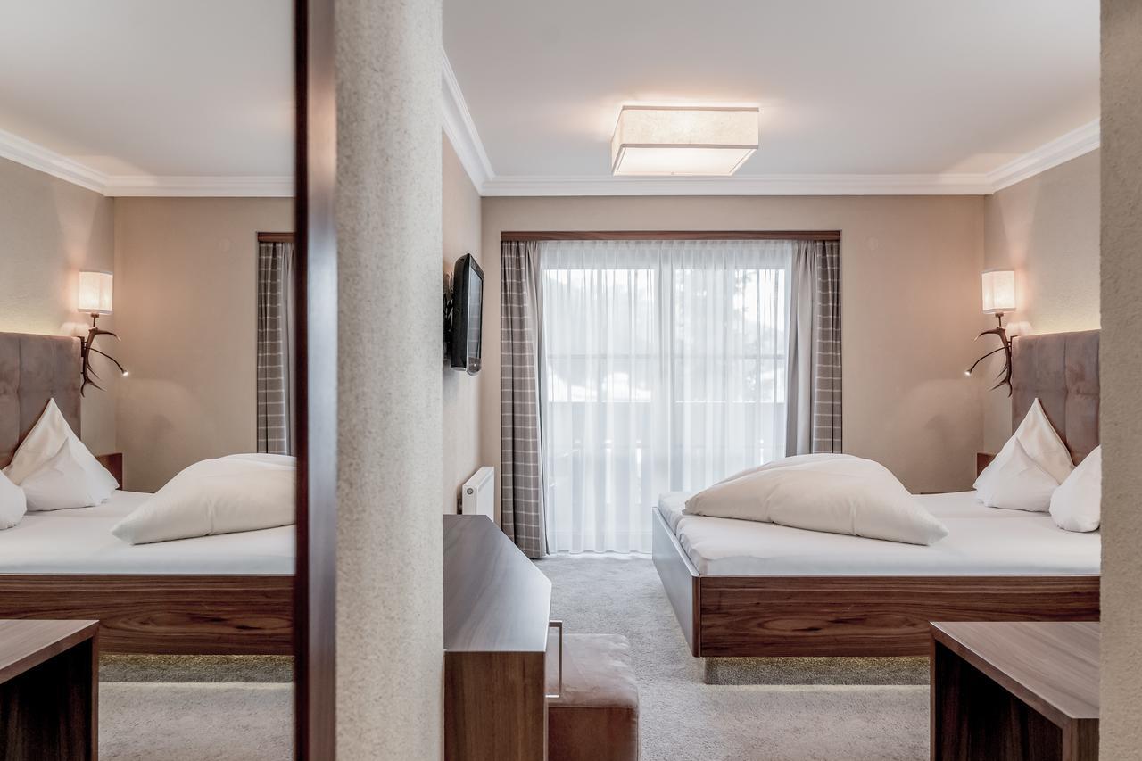 Hotel Garni Caroline Ischgl Ngoại thất bức ảnh